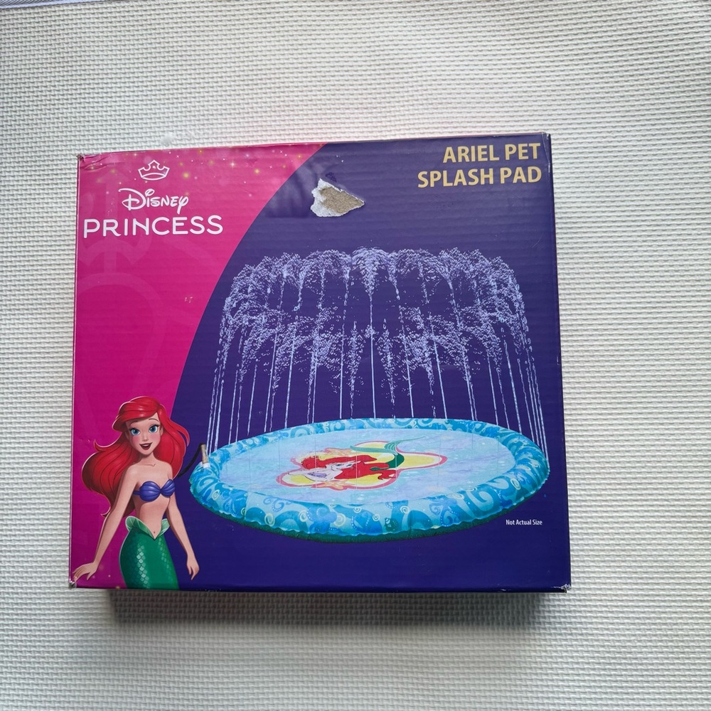 Disney Blue and Pink Fish Splash Pad
